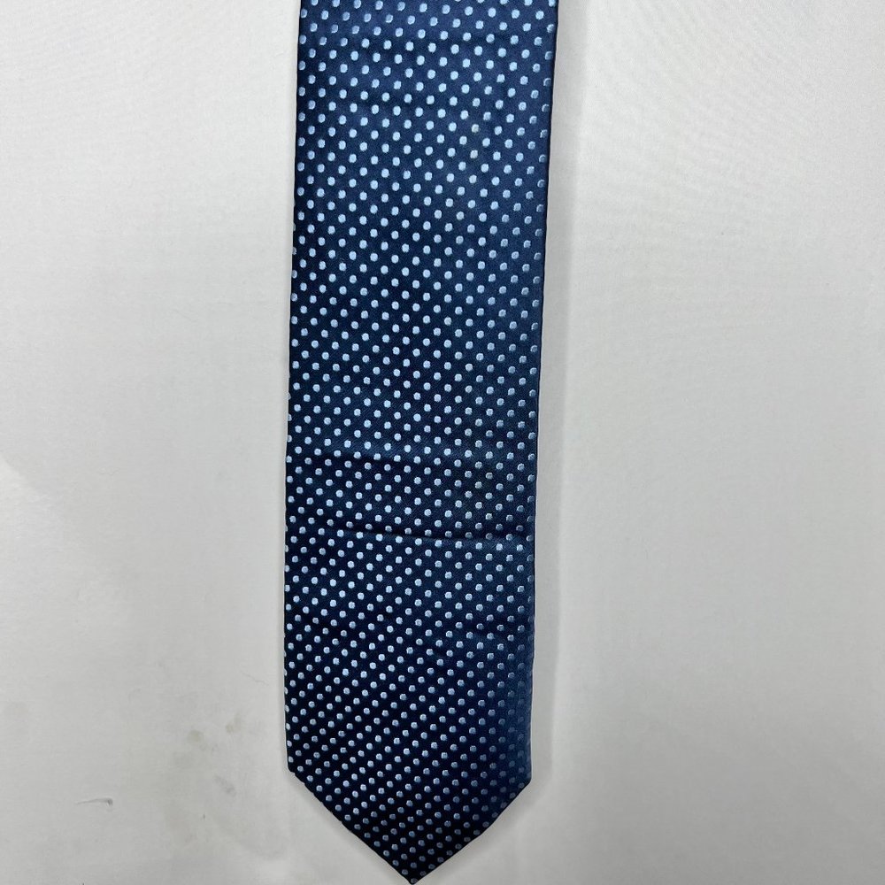 W.H. Belk Men’s Necktie 3 ½” 100% Silk Navy Blue w/ Light Blue Dots Tie